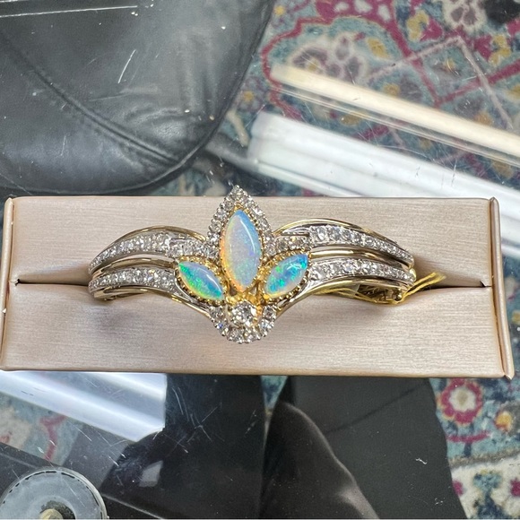 18k Yellow Gold Opal & Diamond Bangle Bracelet - Picture 8 of 8